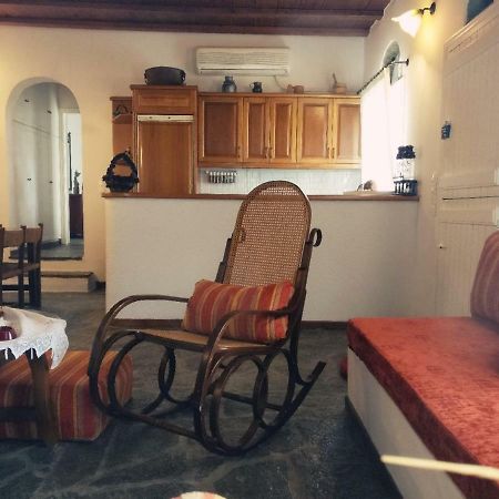 Laggades Relaxing House Villa Tinos ภายนอก รูปภาพ
