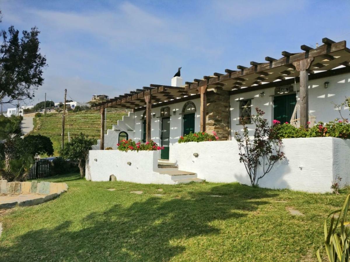 Laggades Relaxing House Villa Tinos ภายนอก รูปภาพ
