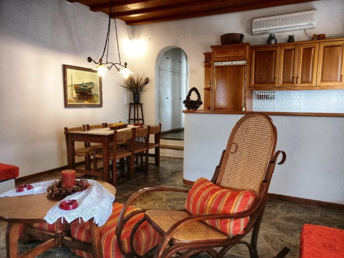 Laggades Relaxing House Villa Tinos ภายนอก รูปภาพ