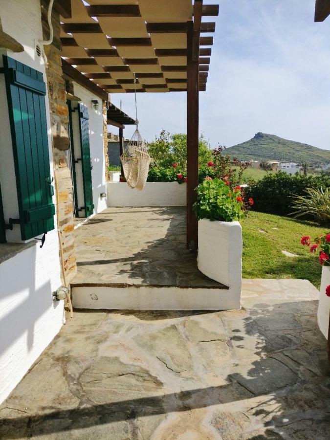 Laggades Relaxing House Villa Tinos ภายนอก รูปภาพ