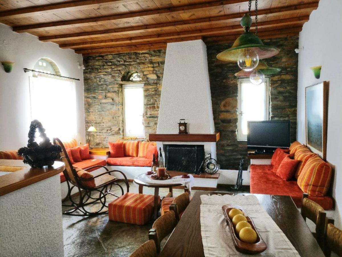 Laggades Relaxing House Villa Tinos ภายนอก รูปภาพ