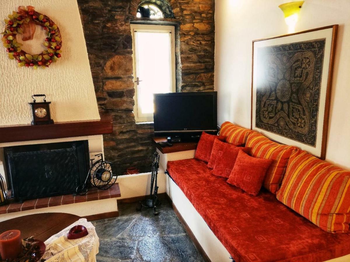 Laggades Relaxing House Villa Tinos ภายนอก รูปภาพ